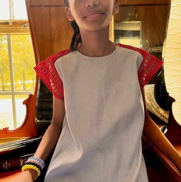 Maeve brand top size small blue white pinstripe red crochet fluff sleeve - Picture 4 of 8